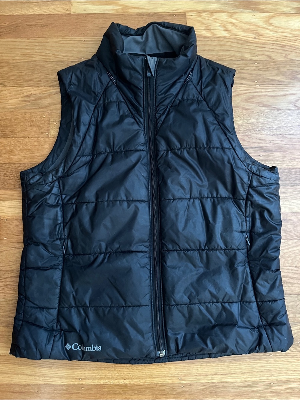 Columbia Women's Black Quilted Insulated Vest. Size Medium. EUC. $30